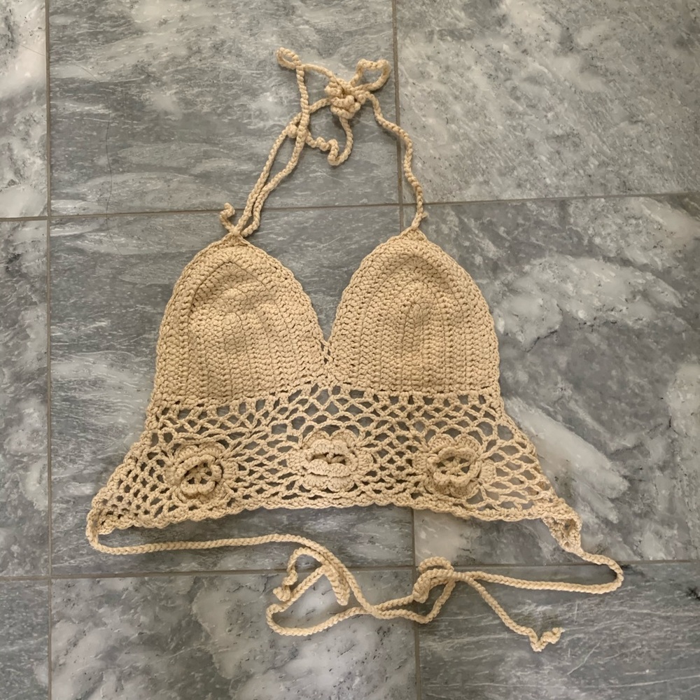 Zaful Crochet Unlined Backless Crop Top - Picture 4 of 5